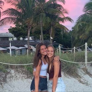 Meet your Posher, Elsa lund and Gracelyn Harner